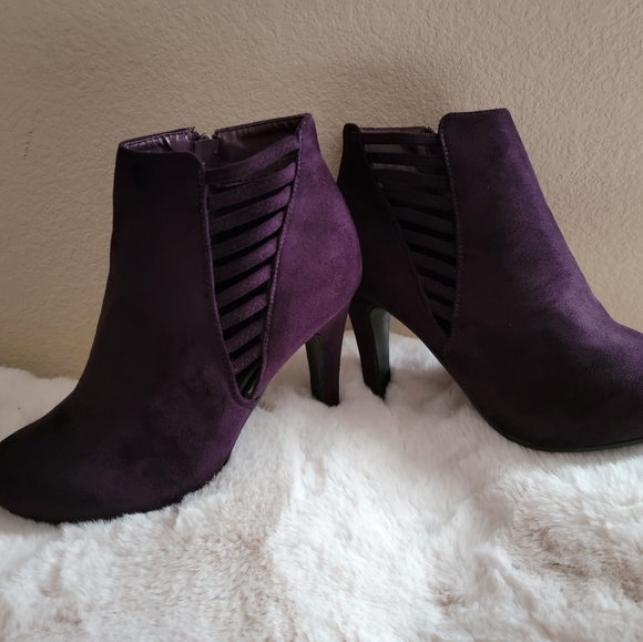 Dark Purple Brushed Suede Ankle Booties size 10w - Picture 1 of 8